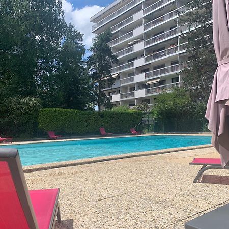 Mont Royal Balcon Et Piscine Apartment อานซี ภายนอก รูปภาพ