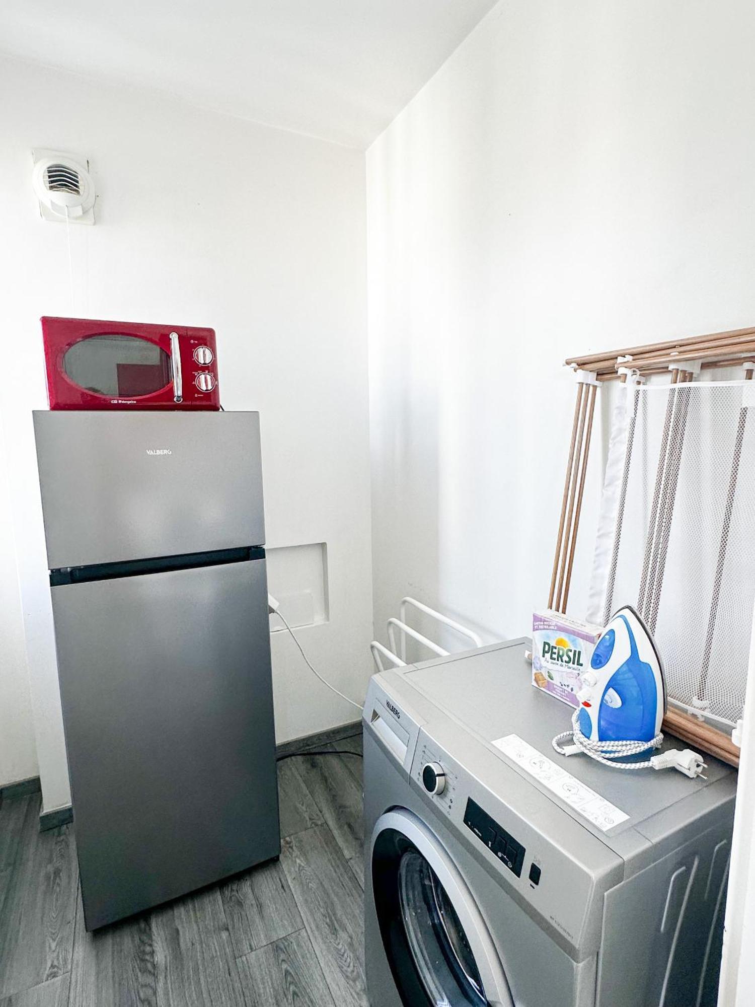 Mont Royal Balcon Et Piscine Apartment อานซี ภายนอก รูปภาพ