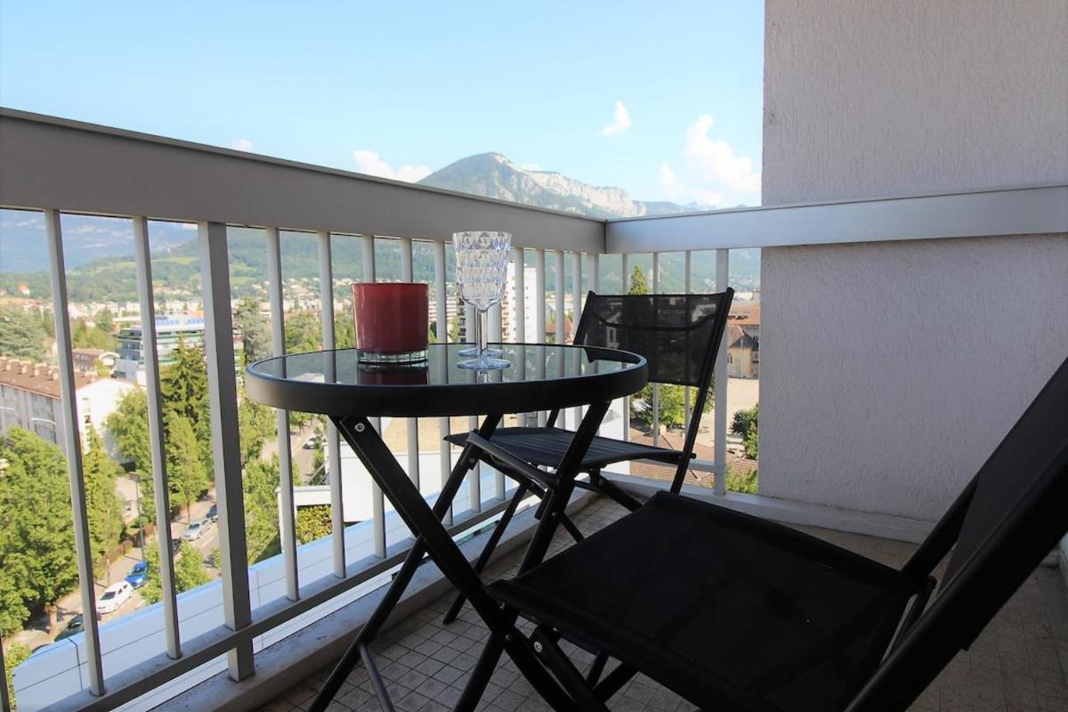 Mont Royal Balcon Et Piscine Apartment อานซี ภายนอก รูปภาพ