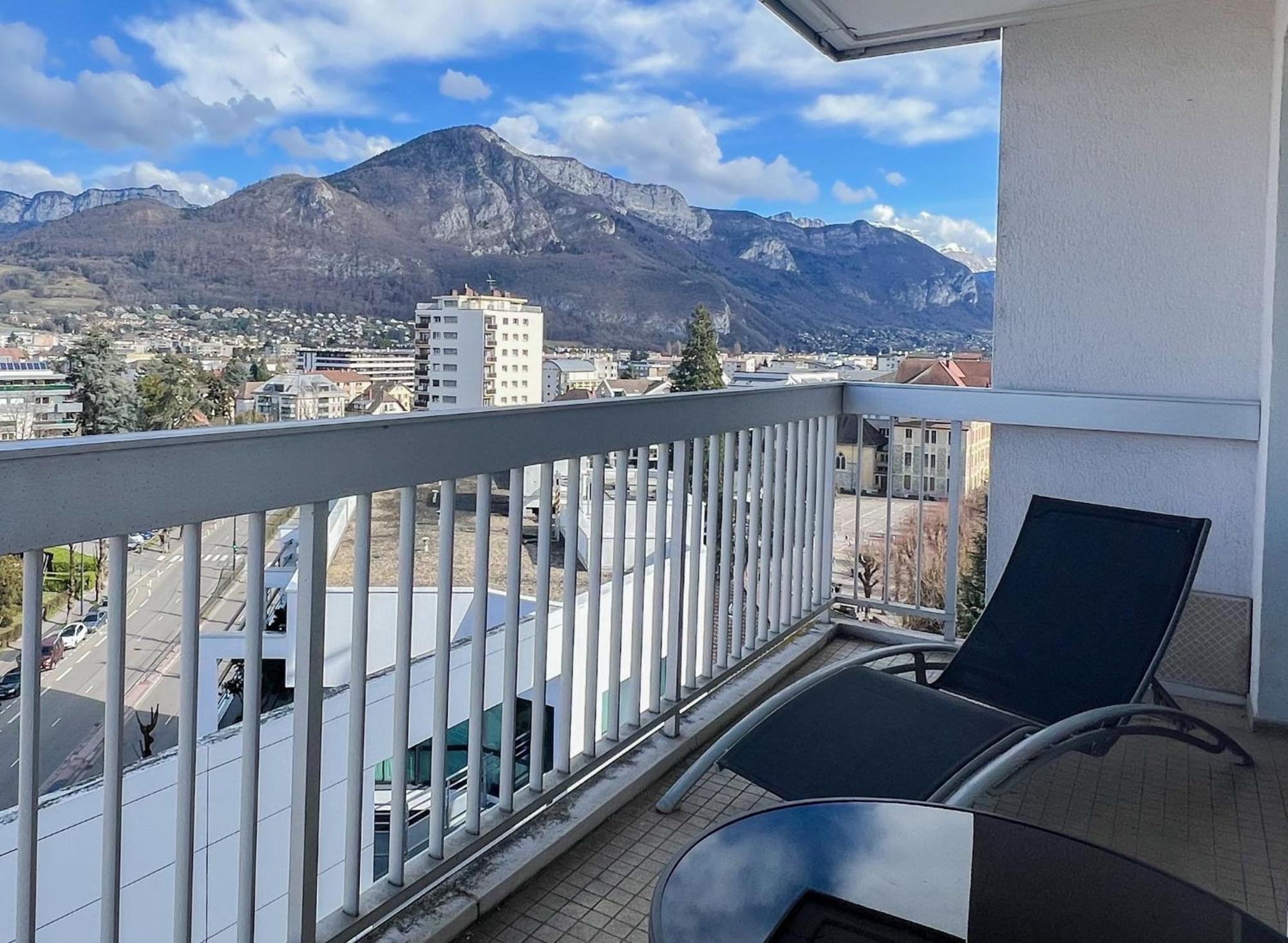 Mont Royal Balcon Et Piscine Apartment อานซี ภายนอก รูปภาพ
